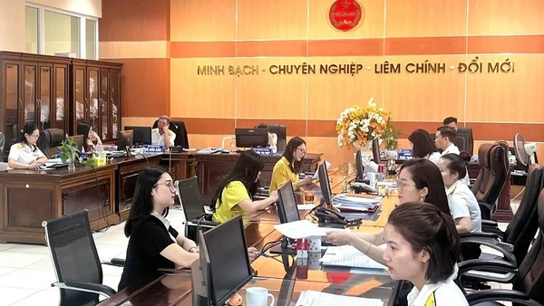 Để bảo đảm phù hợp và thể hiện đúng bản chất của thuế thu nhập, Bộ Tài chính dự kiến báo cáo Chính phủ phương án thu thuế trên thu nhập (doanh thu-chi phí) đối với tất cả các cá nhân có doanh thu trên ngưỡng không chịu thuế.