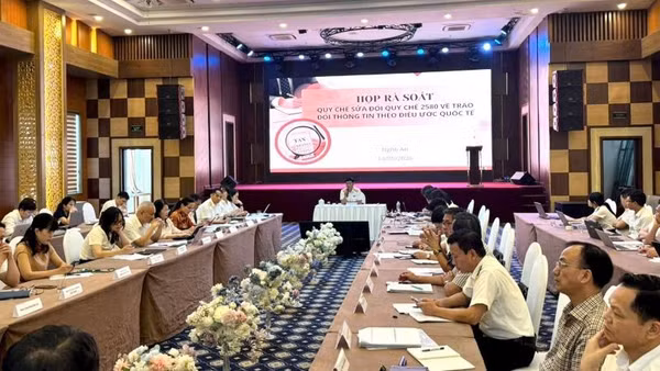 Phó Cục trưởng Cục Thuế Đặng Ngọc Minh chủ trì hội nghị.