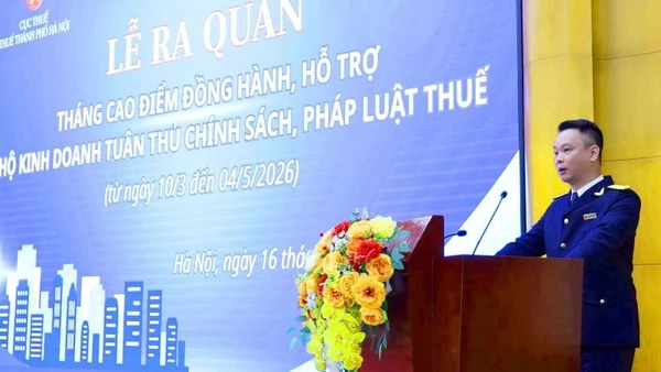Trưởng Thuế TP Hà Nội Vũ Mạnh Cường phát động tháng cao điểm hỗ trợ người nộp thuế.