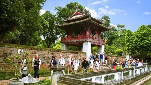 Du lịch Hà Nội đang chứng tỏ sức hút ngày một mạnh mẽ.