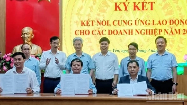 Có 6 đơn vị ký kết hợp tác đào tạo theo đơn đặt hàng tại Hội nghị kết nối cung cầu lao động cho doanh nghiệp do Sở Nội vụ tỉnh Hưng Yên tổ chức.