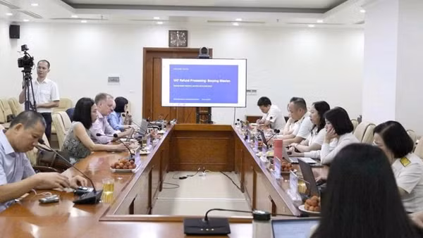 Quang cảnh buổi làm việc.