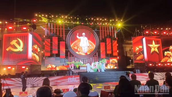 Chương trình nghệ thuật được đầu tư kỹ lưỡng, bài bản, mang đậm bản sắc văn hóa dân tộc.