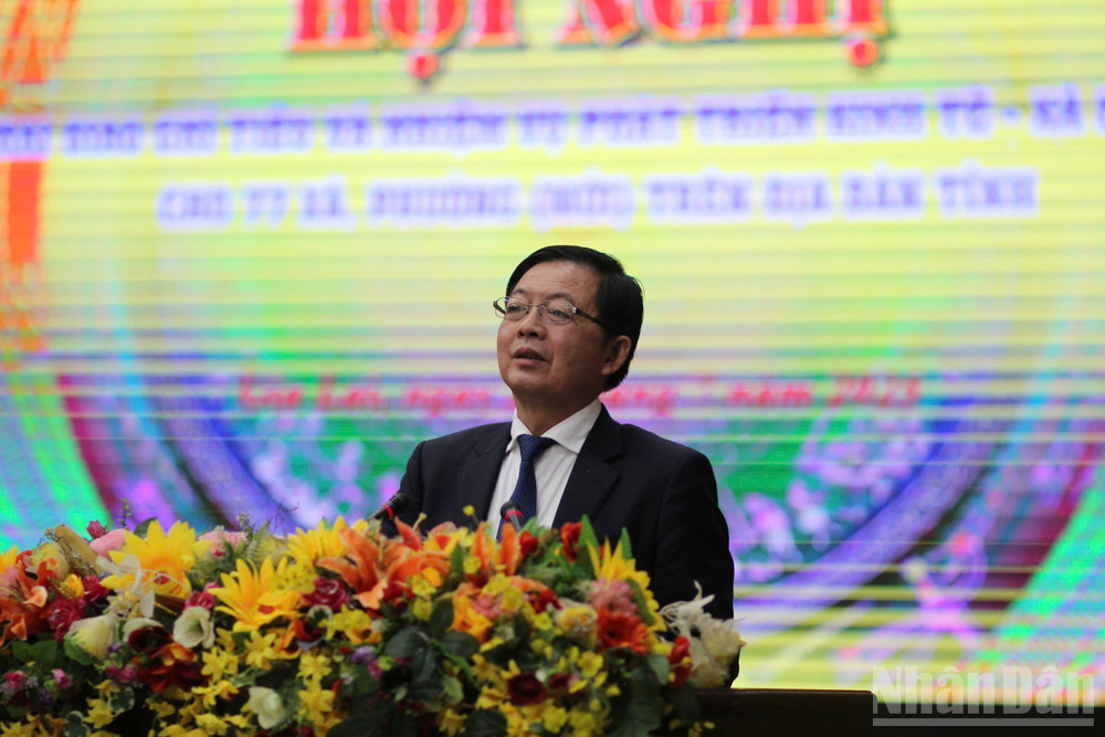 Đồng chí Hồ Quốc Dũng, Ủy viên Trung ương Đảng, Bí thư Tỉnh ủy Gia Lai phát biểu chỉ đạo hội nghị. ndo_br_z6852179043156-f1cd3b4a11fc60570178b8c13dd9a58d.jpg