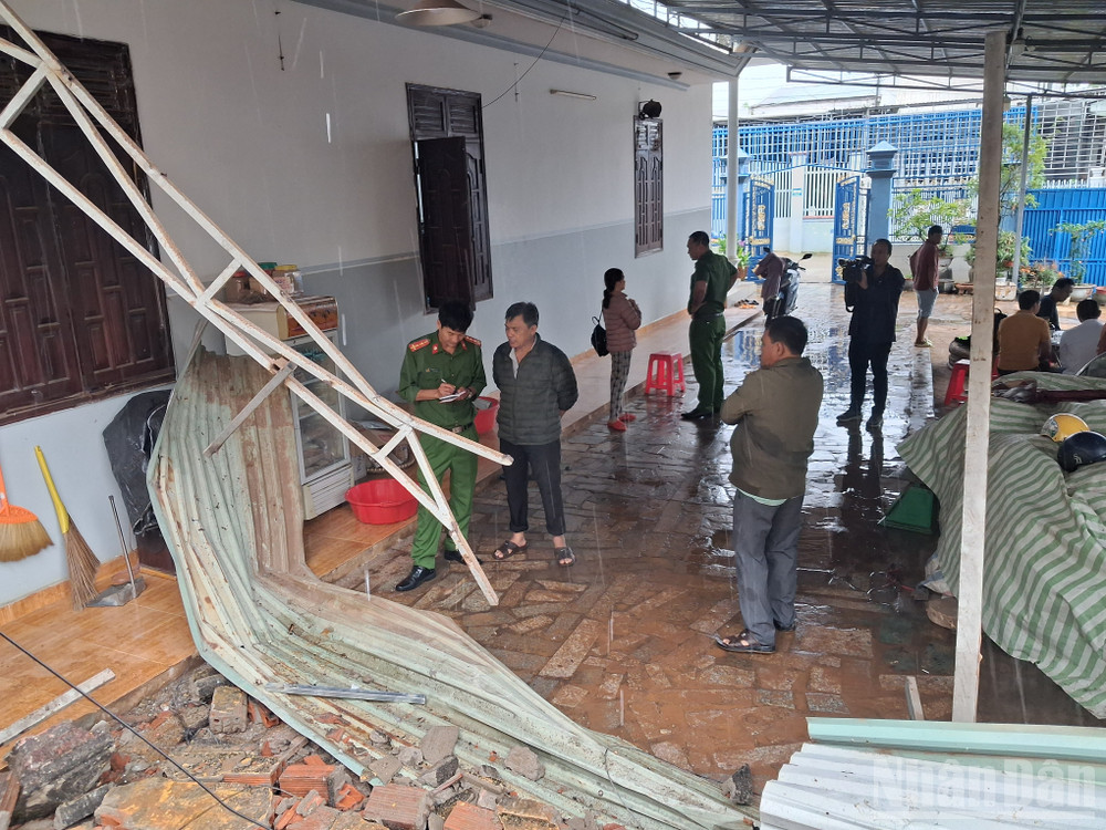 Ông Nguyễn Văn Tuân trình bày sự việc với cơ quan chức năng. ndo_br_20250724-093809.jpg