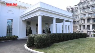 [Video] Tổng thống Mỹ Donald Trump dọa trừng phạt kinh tế Nga và Ấn Độ