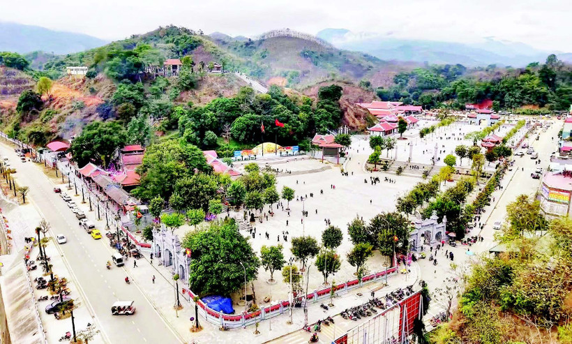 Di tích lịch sử văn hóa quốc gia đền Bảo Hà được trùng tu, mở rộng, tạo thuận lợi cho du khách chiêm bái, tham quan.