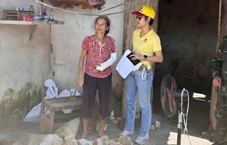 Quỹ Thiện Tâm kịp thời trao 60 triệu đồng cho bà Nguyễn Thị Cát ở xã Quỳnh Văn. q1.jpg