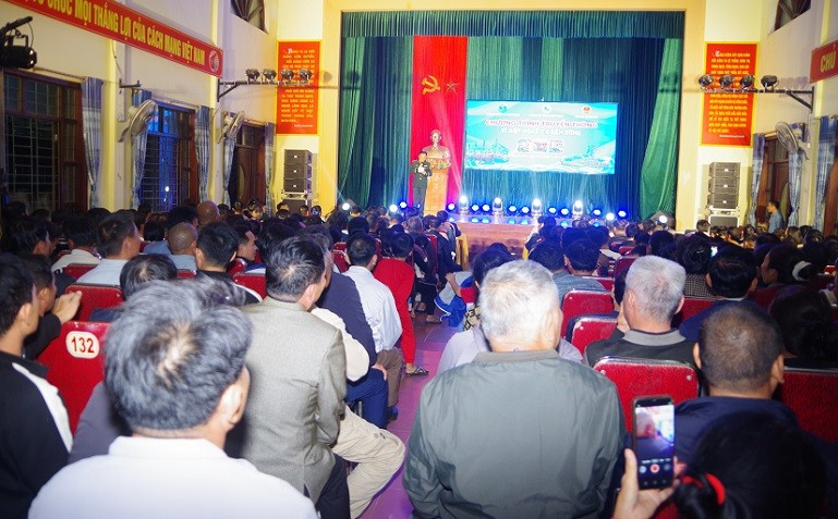 Toàn cảnh buổi tuyên truyền "Vì một nghề cá bền vững". anh-3.jpg