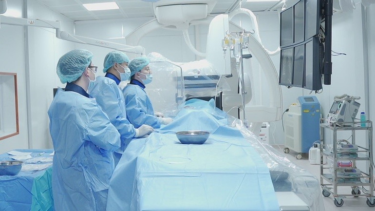 Tiến hành can thiệp tim mạch. a1-can-thiep-tim-mach.jpg