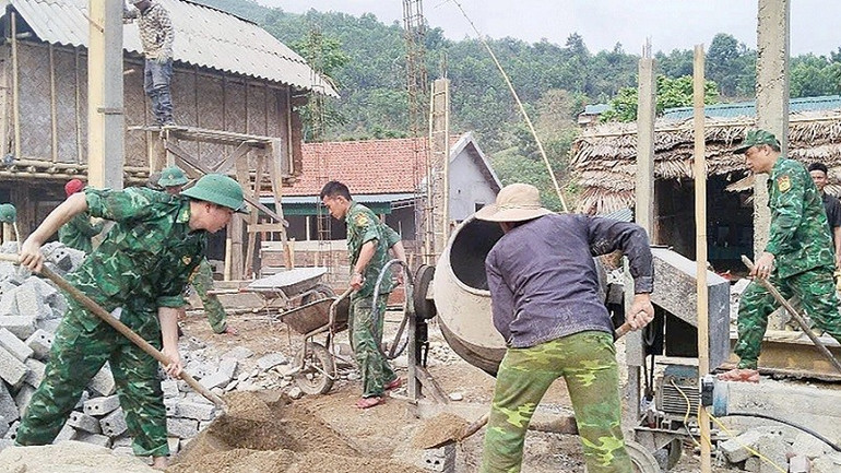 Xã Châu Khê huy động các lực lượng làm nhà cho hộ nghèo. bna-xa-chau-khe.jpg