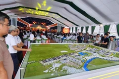 Người dân xã Xuân Lãng quan tâm đến quy hoạch chi tiết Khu công nghiệp Nam Bình Xuyên.