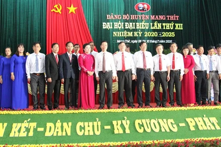 Đồng chí Võ Văn Thưởng dự Đại hội đại biểu Đảng bộ huyện Mang Thít.