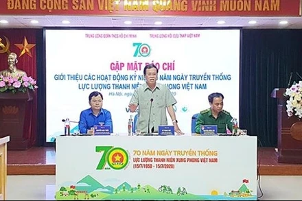 Đại diện Ban Tổ chức giới thiệu các thông tin đợt về đợt hoạt động cao điểm kỷ niệm 70 năm Ngày truyền thống lực lượng Cựu TNXP Việt Nam.