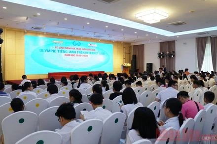 Lễ vinh danh và trao giải cuộc thi Olympic Tiếng Anh trên internet (IOE) 