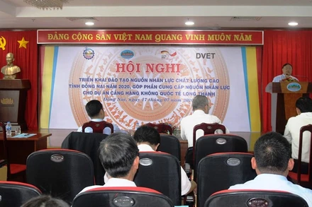 Đại biểu tham gia ý kiến tại hội nghị.