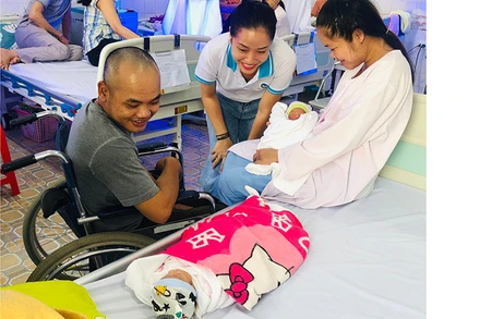 Hạnh phúc nhân đôi đã đến với Can và Thúy.