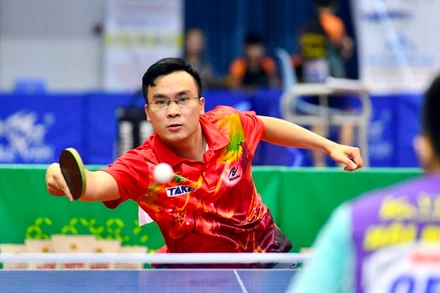 Tay vợt kỳ cựu Trần Huy Bảo (TP Hồ Chí Minh).