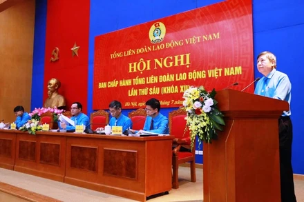 Đoàn chủ tịch điều hành hội nghị.