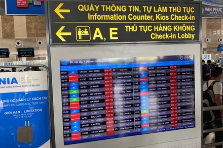 Màn hình FIDS hiển thị đầy đủ và cập nhật thông tin chuyến bay.