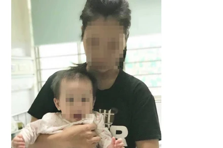 Bệnh nhi đang điều trị tay chân miệng tại Bệnh viện Nhi Trung ương.