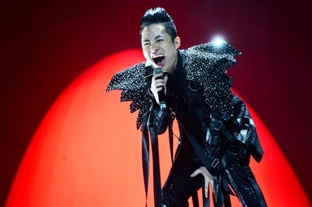 Ca sĩ Tùng Dương.