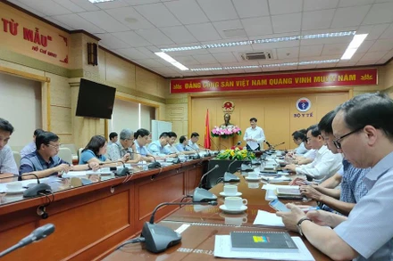 GS, TS Nguyễn Thanh Long, quyền Bộ trưởng Y tế phát biểu tại cuộc họp. (Ảnh: SK&ĐS)