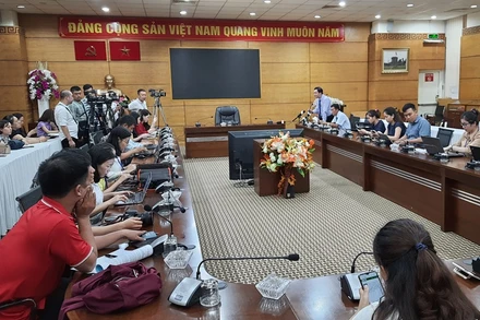 Quang cảnh buổi họp báo.