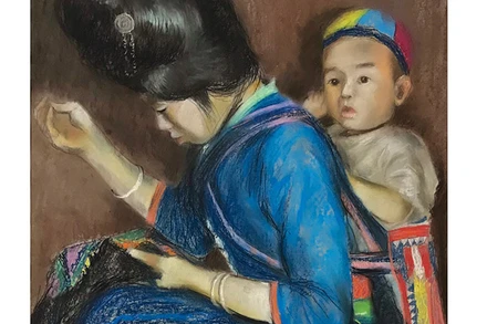 Tác phẩm Mẹ con trên chất liệu phấn màu của họa sĩ Nguyễn Thanh Bình