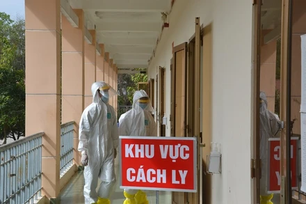 Hai trường hợp tiếp xúc gần bệnh nhân 420 âm tính với SARS- CoV-2