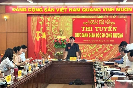 Đồng chí Bùi Văn Cường, Ủy viên Trung ương Đảng, Bí thư Tỉnh ủy Đắk Lắk, Chủ tịch Hội đồng thi tuyển chức danh Giám đốc Sở Công thương phát biểu đánh giá về việc thi tuyển.