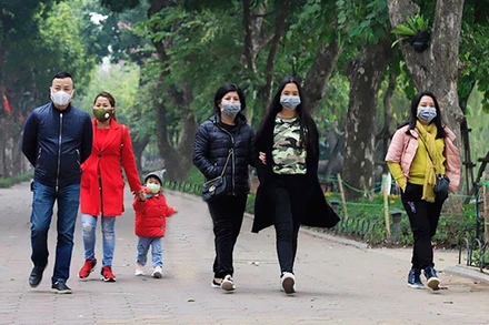 Người dân Hà Nội sẽ phải thực hiện đeo khẩu trang tại nơi đông người (ảnh minh hoạ).