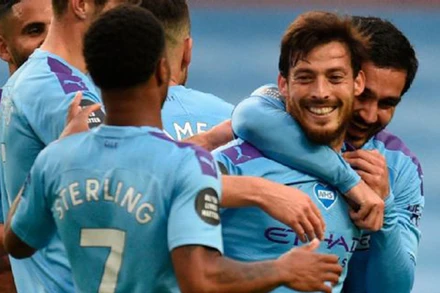Man City, Liverpool cùng thắng đậm