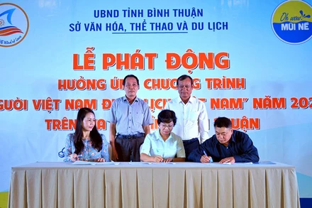 Ký kết chương trình hợp tác kích cầu du lịch “Người Việt Nam đi du lịch Việt Nam” giữa Bình Thuận và Lâm Đồng. 