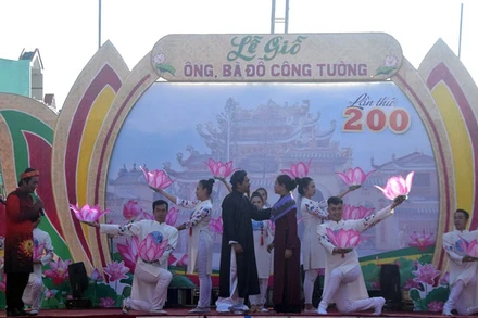 Biểu diễn nghệ thuật tại Lễ giỗ ông, bà Đỗ Công Tường lần thứ 200.