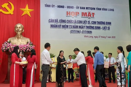 Lãnh đạo tỉnh Vĩnh Long luôn chăm lo, đào tạo, bồi dưỡng con em của gia đình liệt sĩ, thương binh.