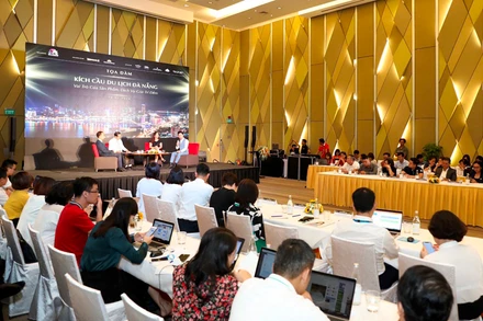 Tọa đàm “Kích cầu du lịch Đà Nẵng Vai trò của sản phẩm, dịch vụ giải trí đêm”.