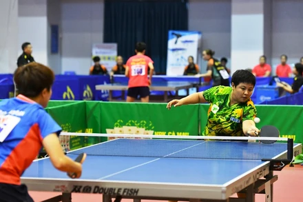 Trận đấu bán kết đồng đội nữ giữa TP Hồ Chí Minh 1 và Công an nhân dân 1.