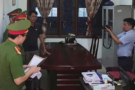 Khám xét nơi làm việc của ông Nguyễn Tâm Long.