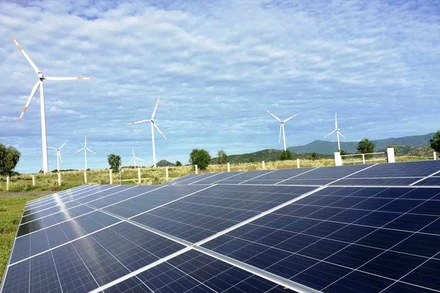 Hỗ trợ các nhà máy điện mặt trời phát điện vận hành thương mại