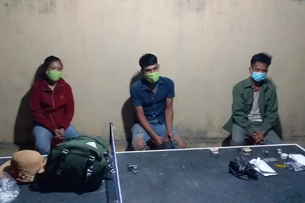 Phát hiện ba công dân vượt biên từ Lào về trái phép