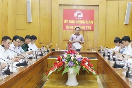 Phó Chủ tịch UBND tỉnh Lê Đức Tiến phát biểu kết luận cuộc họp. 