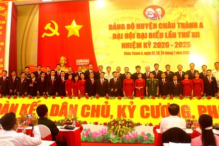 Ban Chấp hành Đảng bộ huyện Châu Thành A, khóa mới.