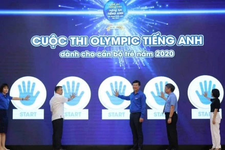 Đại diện lãnh đạo T.Ư Đoàn, TP Hải Phòng và các đơn vị liên quan khởi động Cuộc thi. 