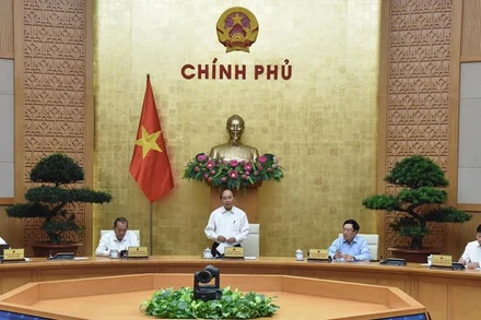 Thủ tướng Nguyễn Xuân Phúc phát biểu tại cuộc họp.