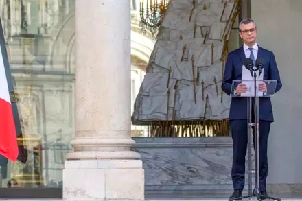 Ông Alexis Kohler, Tổng Thư ký của Điện Elysée công bố nội các mới của Pháp, tại Phủ Tổng thống, Paris ngày 6-7 (Ảnh: Le Monde).