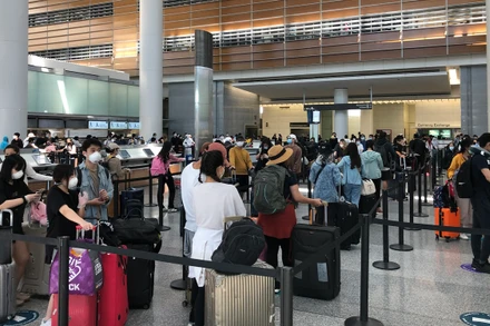 Đón nhiều công dân từ nước ngoài về nước (Ảnh: MOFA)