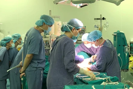 Một ca ghép thận tại Bệnh viện Hữu nghị Việt Đức. 