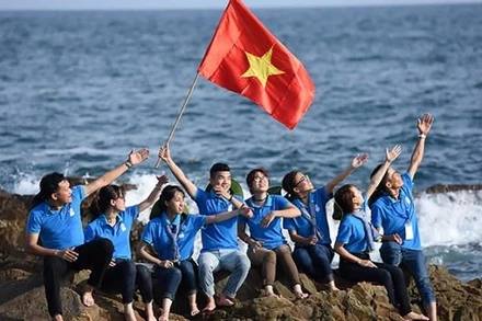 Hội viên Hội Sinh viên Việt Nam tại một trong các đảo tiền tiêu của Tổ quốc.