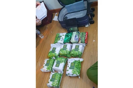 Ma túy dạng trà bị cơ quan Công an thu giữ tại nhà kho.